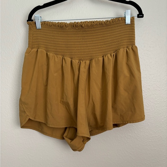 OFFLINE By Aerie Real Me Smocked Running Short sz XL - Picture 4 of 6